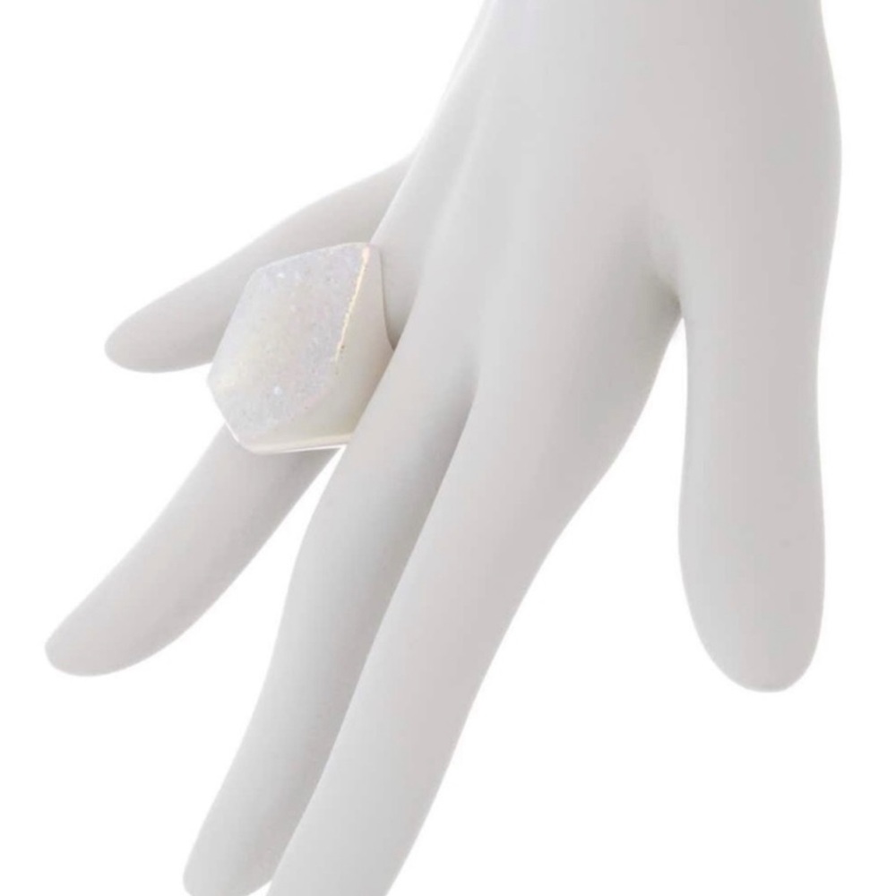 Kendra Scott Vintage drusy Penelope ring. This is about a 6-7 ring